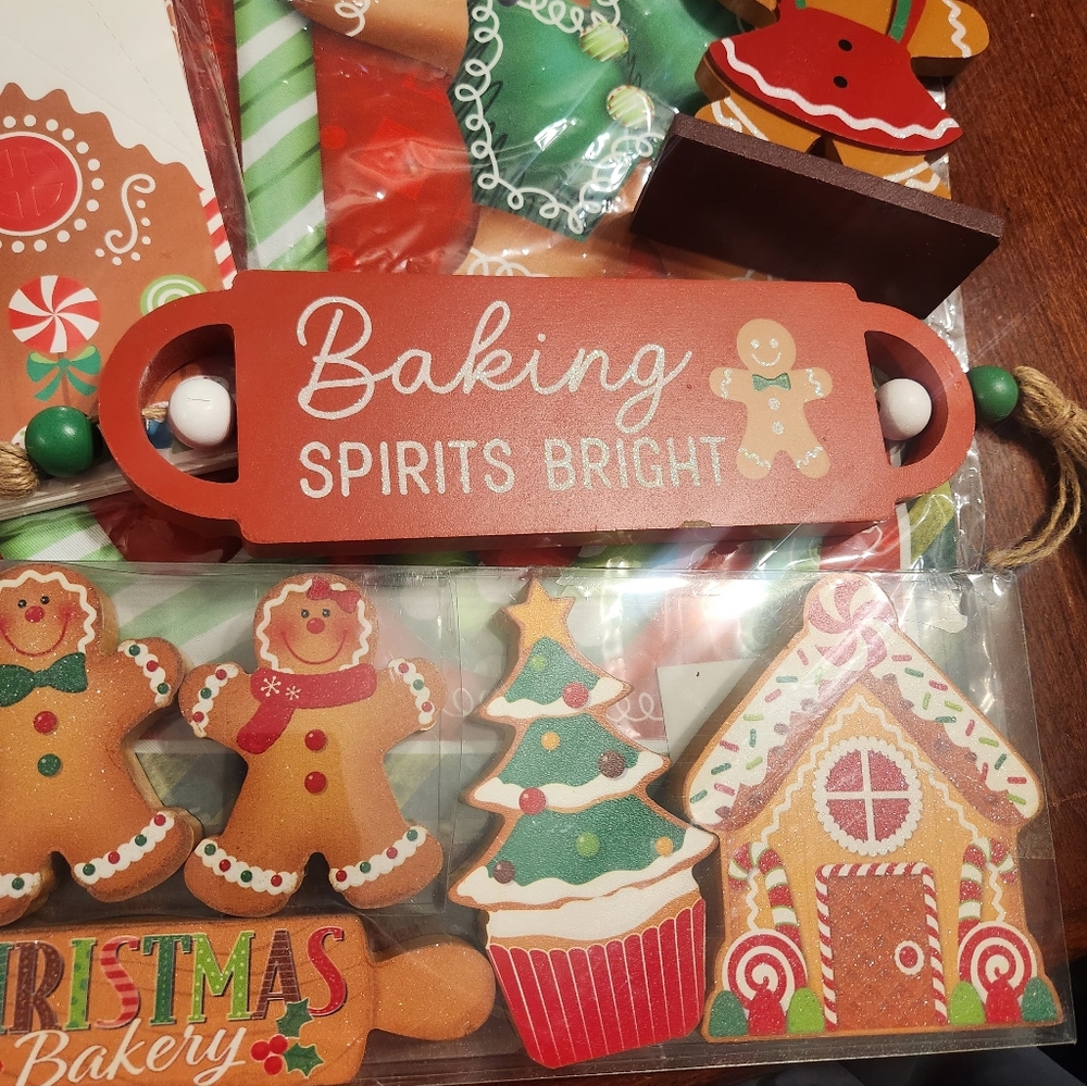 Gingerbread Decor Set - Picture 2 of 11
